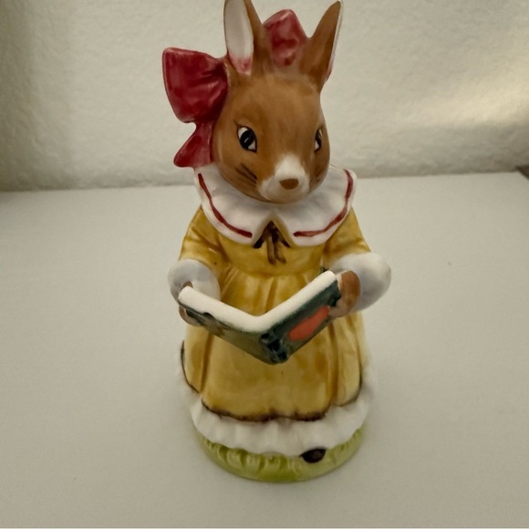 VTG Beatrix Potter~Mrs Rabbit Schmidt Figurine, Easter Egg, Bunny Drink Tumbler - Picture 2 of 9